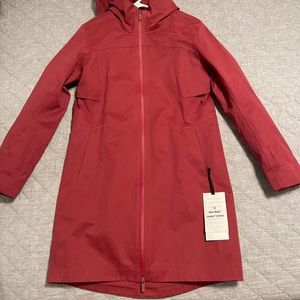 Lululemon Rain Rebel size 6